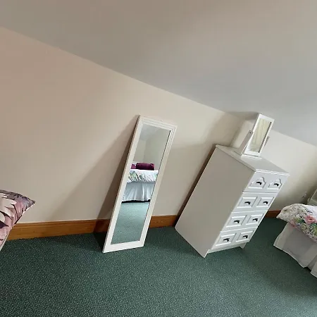 Hillside House - Ringfort Lägenhet *